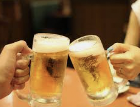 むくみ、体調不良の原因はお酒の飲み過ぎ？アルコールと健康